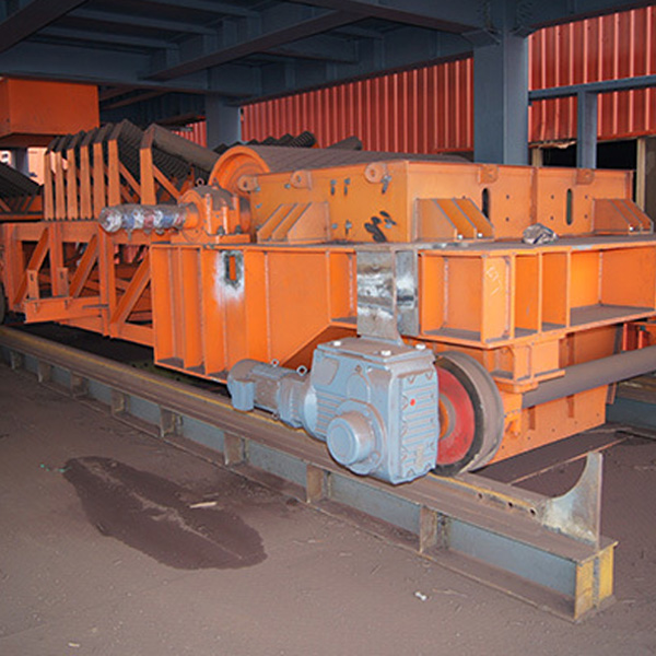 Telescopic head device of belt conveyor