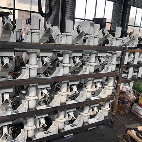 Full-automatic hydraulic deviation rectifying device